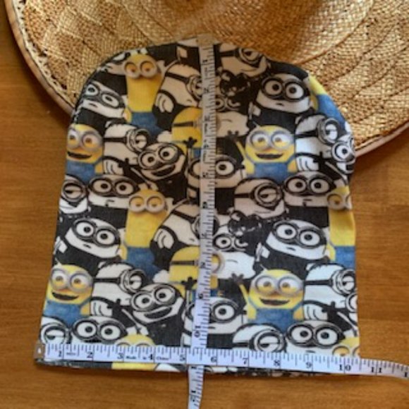 Reversible Minion Beanie - Picture 5 of 7
